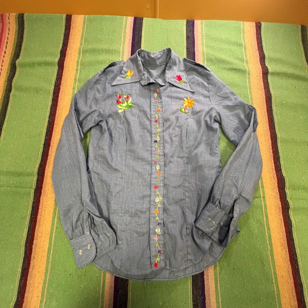 Unbranded Chambray Shirt Womens S Blue Embroidered Floral Bird Boho Vintage